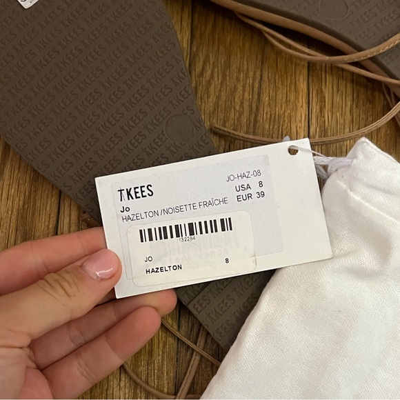 TKEES Tan Minimalist Sandals Sleek Design - Picture 3 of 3